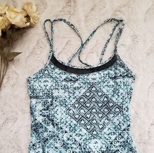 ✨️CL Gaiam Blue White Indian Mosiac Pattern Top Size XS